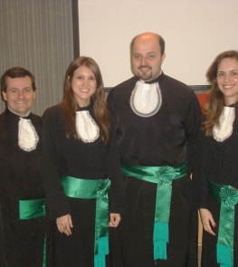 Dra. Carolina com a banca de defesa do Mestrado em Ciências - Oncologia USP 2009.
